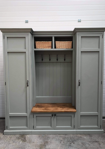 Painted MDF Manor Unit with Storage and Seating