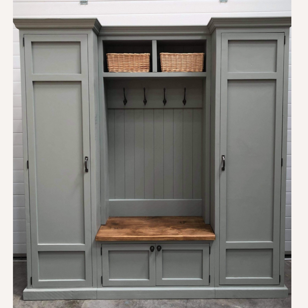 Painted MDF Manor Unit with Storage and Seating