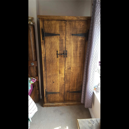 Redcliffe Rustic solid wood wardrobe.